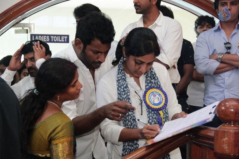 Kollywood Stars at Pandavar Ani Press Meet - 12 / 105 photos