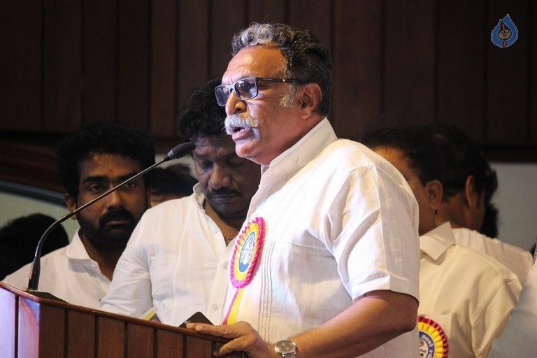 Kollywood Stars at Pandavar Ani Press Meet - 19 / 105 photos