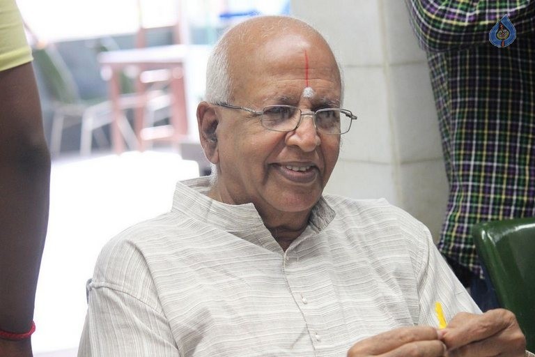 Kollywood Stars at Pandavar Ani Press Meet - 37 / 105 photos