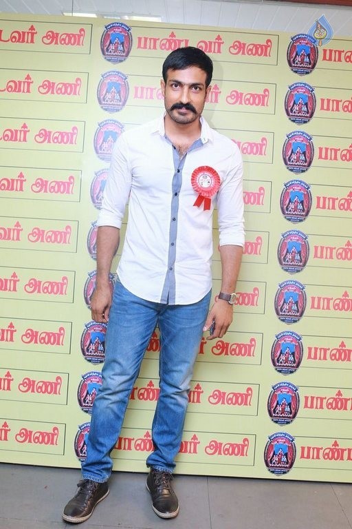 Kollywood Stars at Pandavar Ani Press Meet - 65 / 105 photos