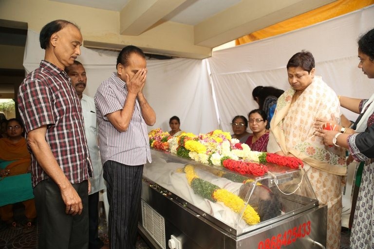 Kondavalasa Lakshmana Rao Condolences Photos - 3 / 73 photos