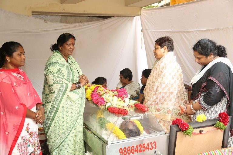 Kondavalasa Lakshmana Rao Condolences Photos - 12 / 73 photos