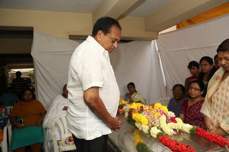 Kondavalasa Lakshmana Rao Condolences Photos - 30 / 73 photos