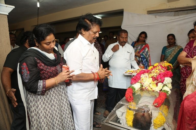 Kondavalasa Lakshmana Rao Condolences Photos - 33 / 73 photos