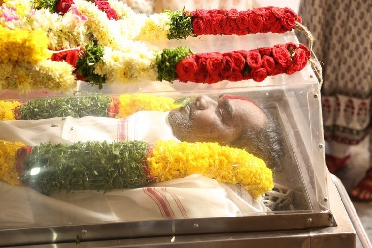Kondavalasa Lakshmana Rao Condolences Photos - 35 / 73 photos