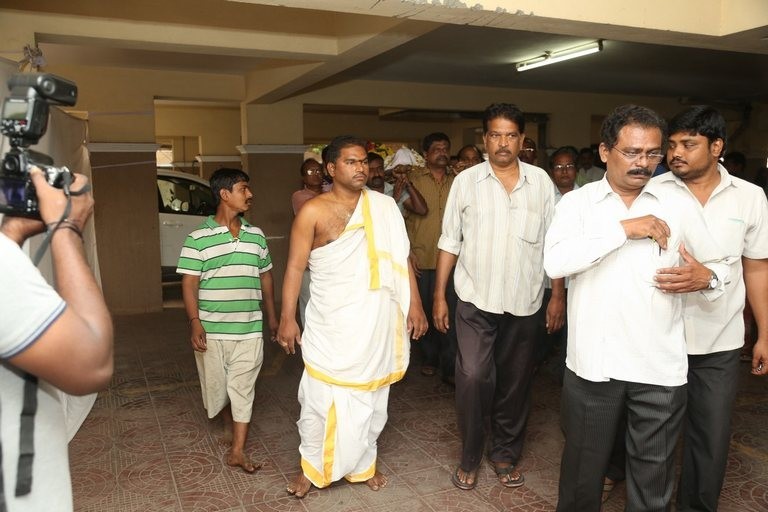 Kondavalasa Lakshmana Rao Condolences Photos - 48 / 73 photos