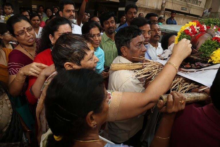 Kondavalasa Lakshmana Rao Condolences Photos - 49 / 73 photos