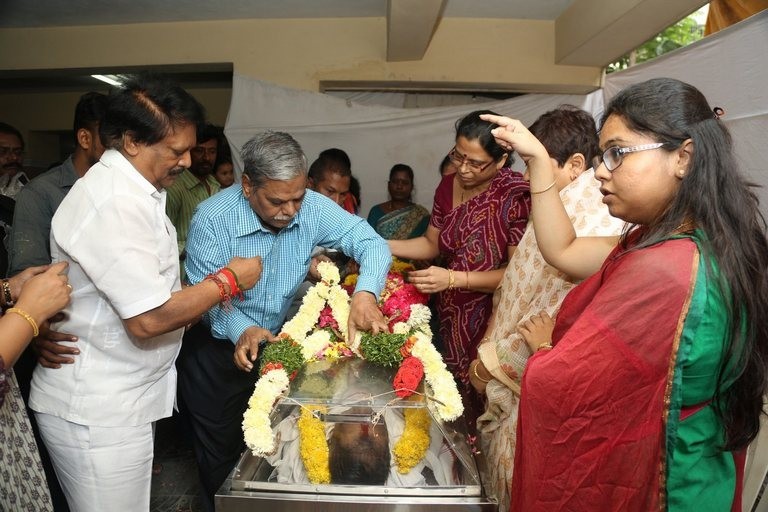 Kondavalasa Lakshmana Rao Condolences Photos - 67 / 73 photos