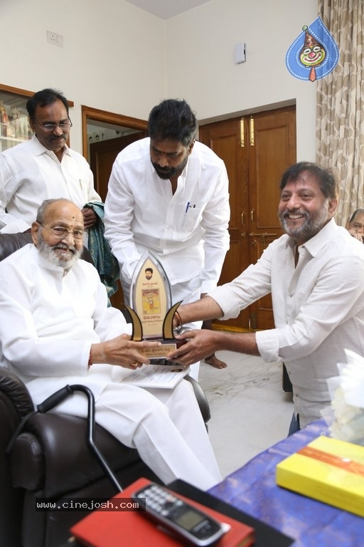 Kooniragalu Book Launch By K.Viswanath - 5 / 20 photos