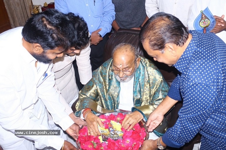 Kooniragalu Book Launch By K.Viswanath - 7 / 20 photos