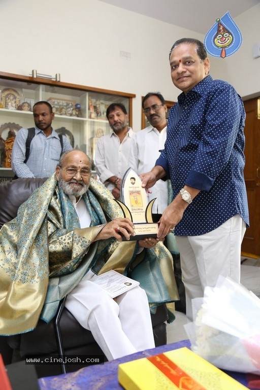 Kooniragalu Book Launch By K.Viswanath - 12 / 20 photos