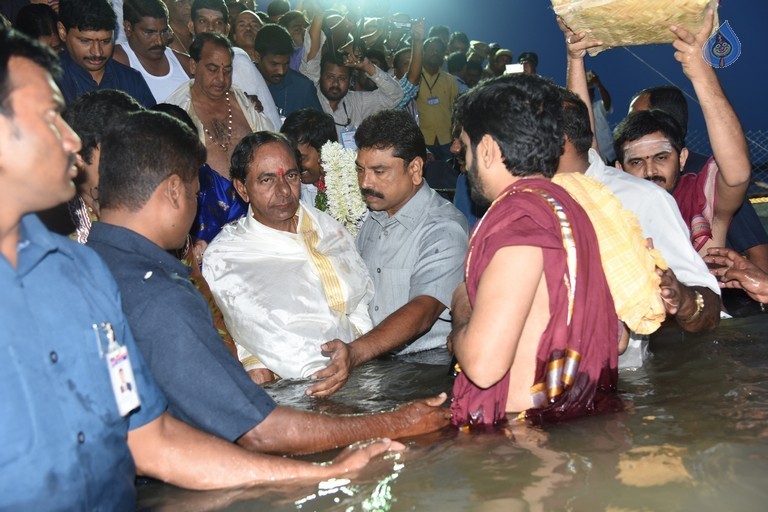 Krishna Pushkaralu 2016 at Telangana  - 11 / 68 photos