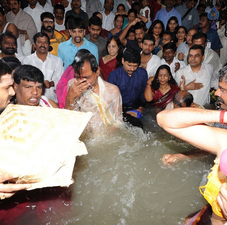 Krishna Pushkaralu 2016 at Telangana  - 25 / 68 photos
