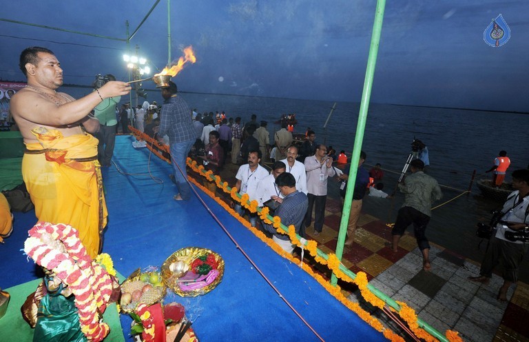Krishna Pushkaralu 2016 at Telangana  - 44 / 68 photos