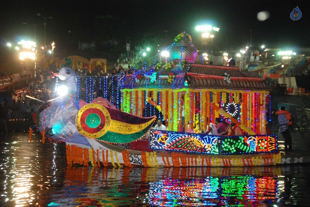 Krishna Pushkaralu 2016 Closing Ceremony - 27 / 49 photos
