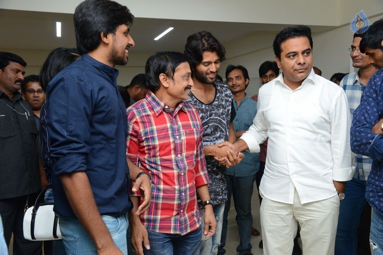 KTR Watches Pelli Choopulu Movie - 3 / 27 photos