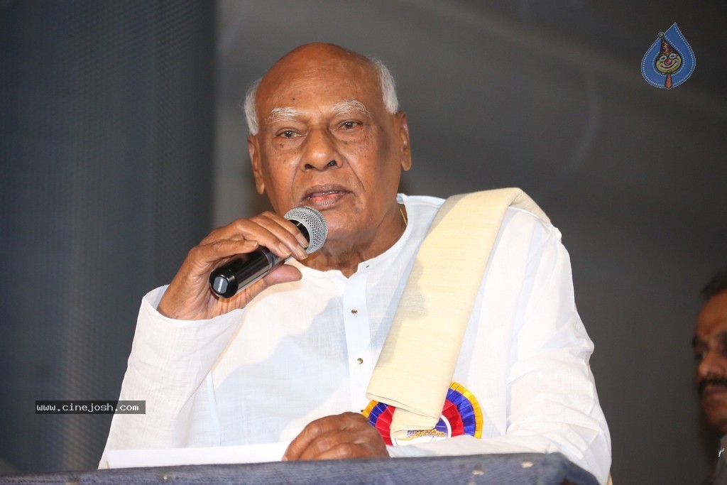 KV Reddy Award Presentation to Sukumar - 64 / 194 photos