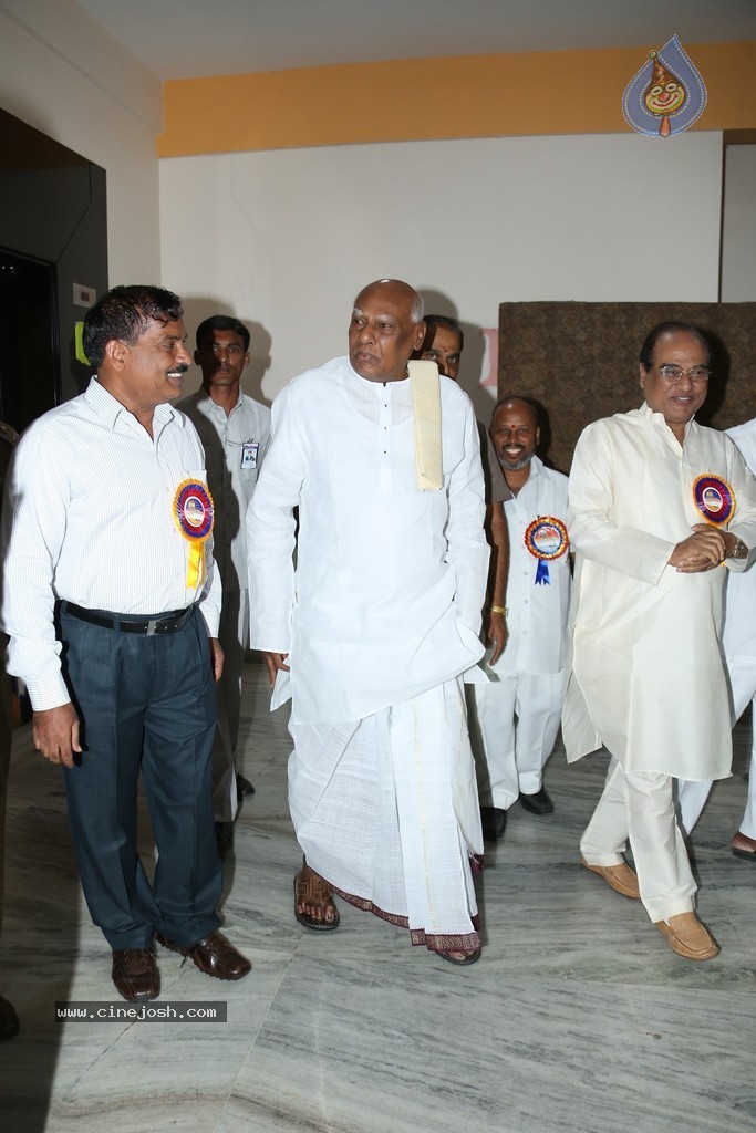 KV Reddy Award Presentation to Sukumar - 69 / 194 photos