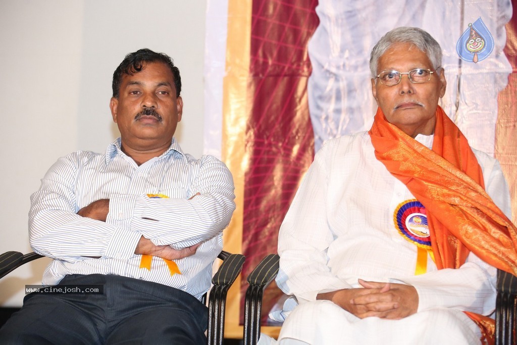 KV Reddy Award Presentation to Sukumar - 78 / 194 photos