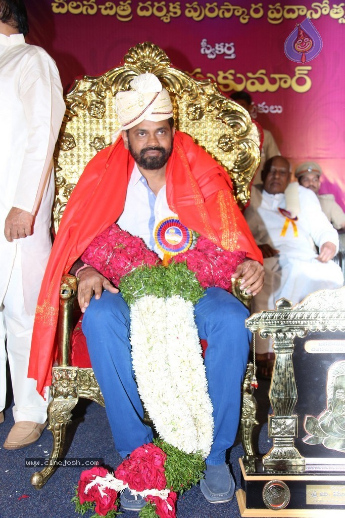 KV Reddy Award Presentation to Sukumar - 95 / 194 photos