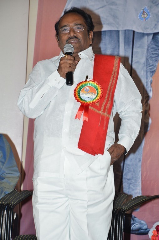 KV Reddy award to Gunasekhar - 11 / 52 photos