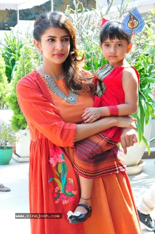 Lakshmi Manchu Celebrates Sankranthi Festival With Students - 5 / 14 photos