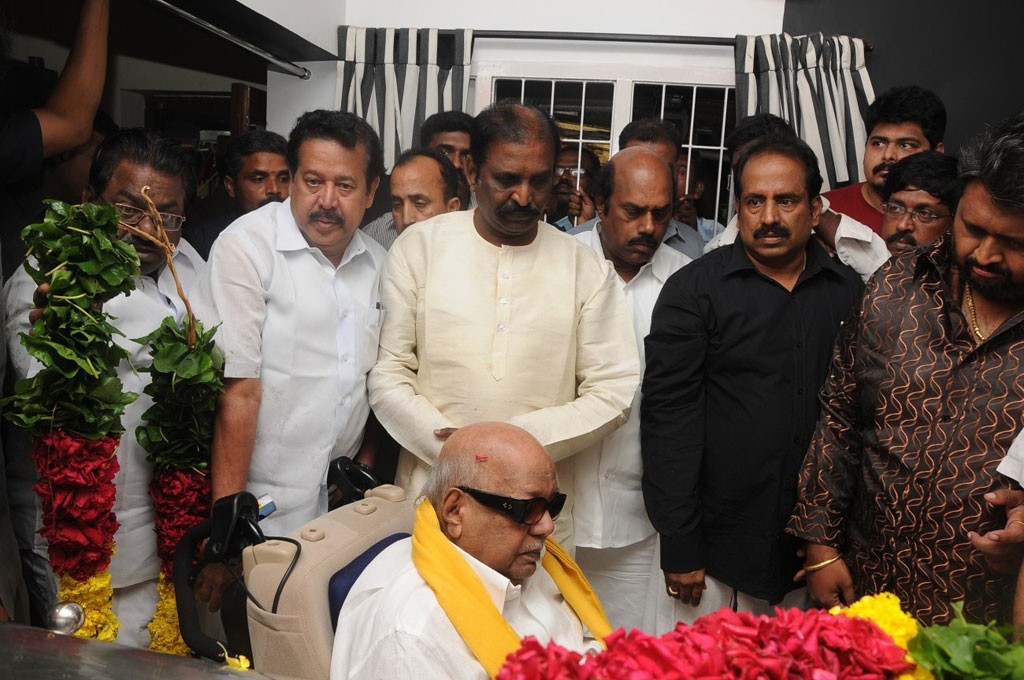 Lyricist Vaali Condolence Photos - 15 / 99 photos