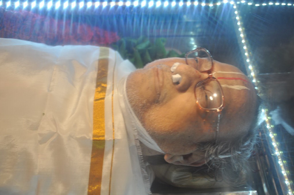 Lyricist Vaali Condolence Photos - 23 / 99 photos