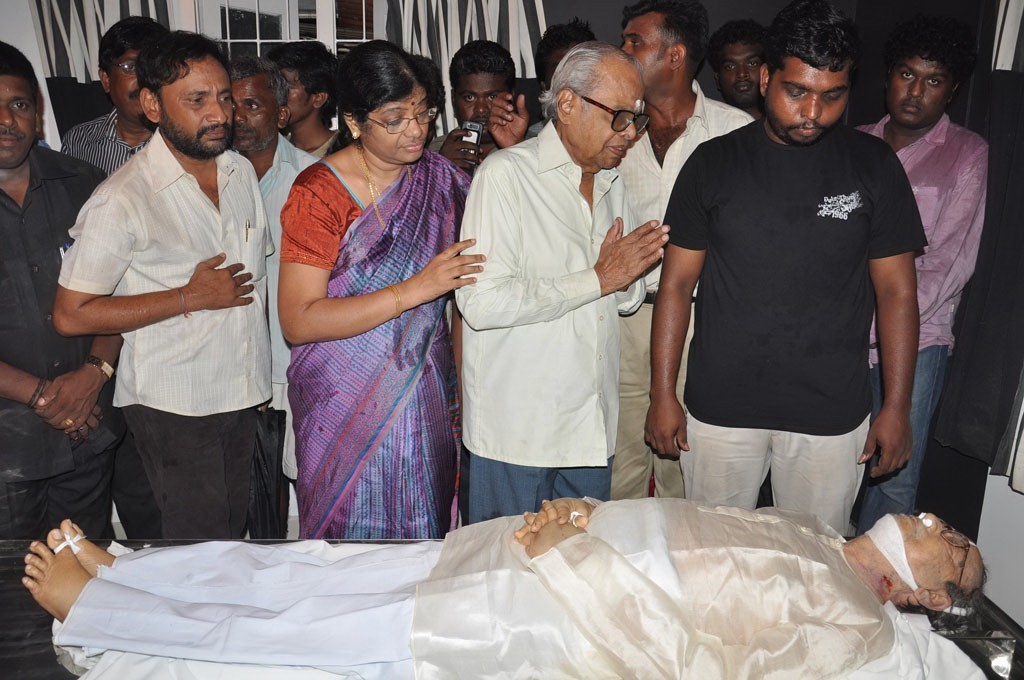 Lyricist Vaali Condolence Photos - 26 / 99 photos
