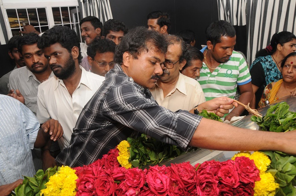 Lyricist Vaali Condolence Photos - 27 / 99 photos