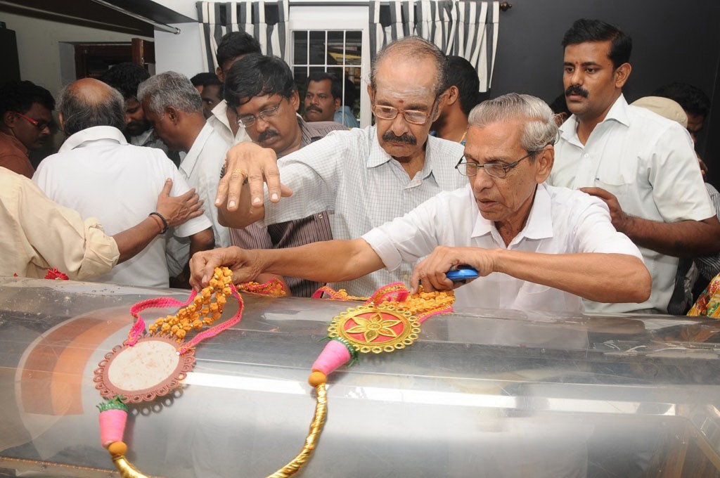 Lyricist Vaali Condolence Photos - 46 / 99 photos