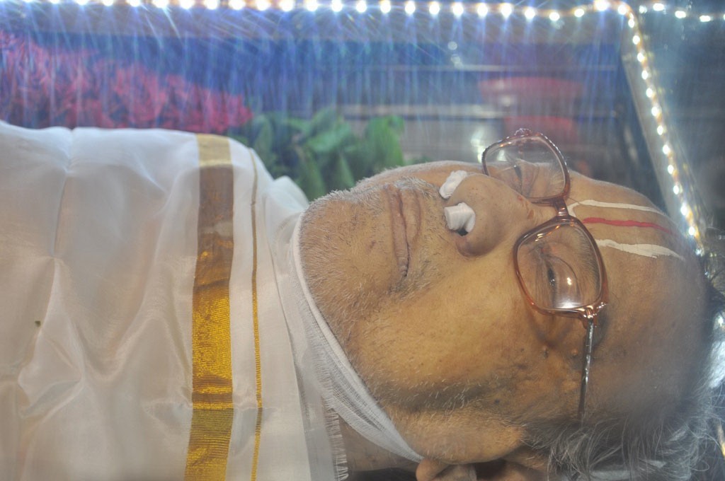 Lyricist Vaali Condolence Photos - 49 / 99 photos