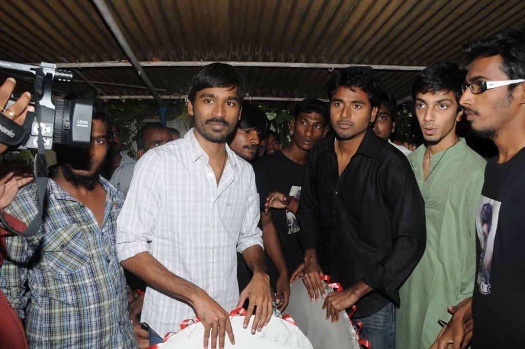 Lyricist Vaali Condolence Photos - 77 / 99 photos