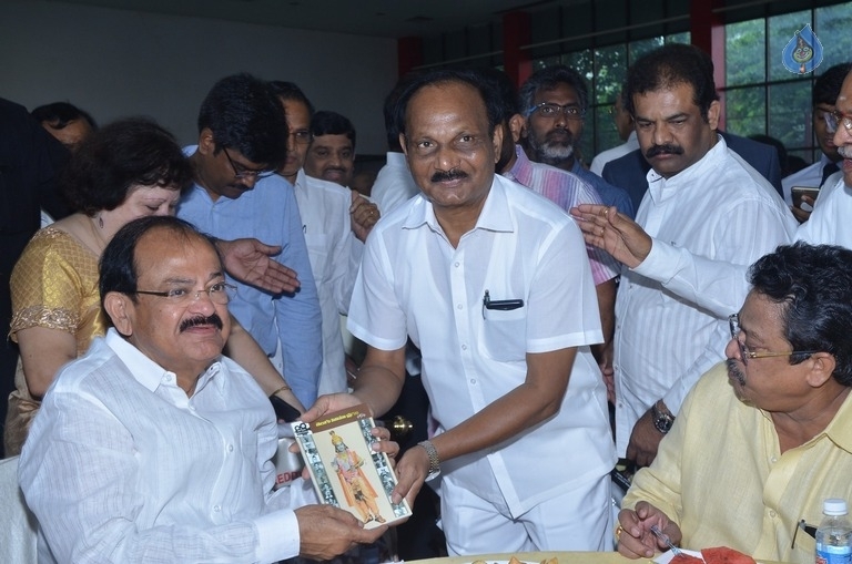 M Venkaiah Naidu Atmiya Abhinandana Sabha - 45 / 105 photos
