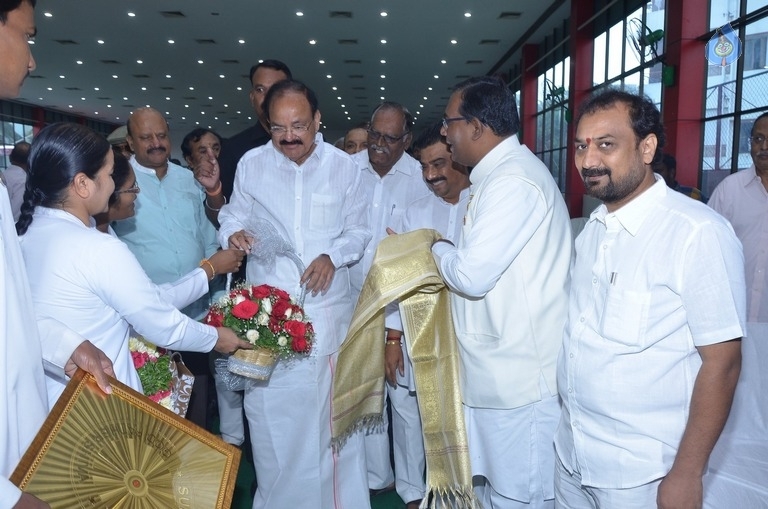 M Venkaiah Naidu Atmiya Abhinandana Sabha - 48 / 105 photos