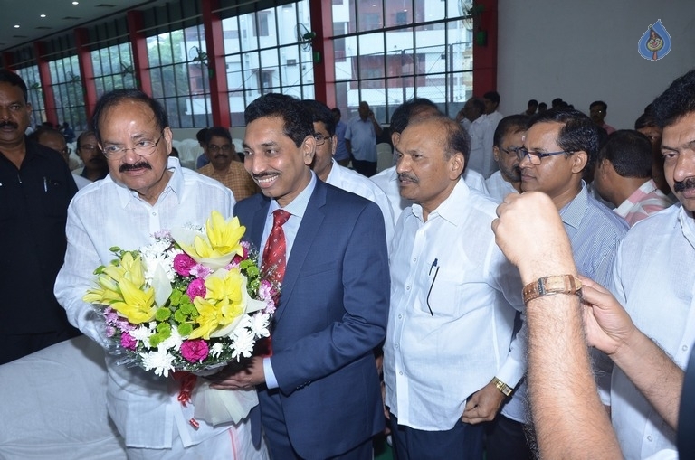 M Venkaiah Naidu Atmiya Abhinandana Sabha - 74 / 105 photos
