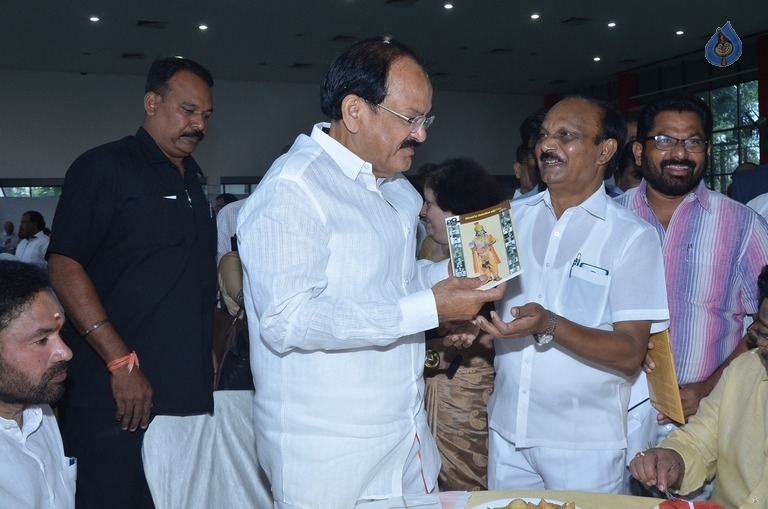 M Venkaiah Naidu Atmiya Abhinandana Sabha - 93 / 105 photos