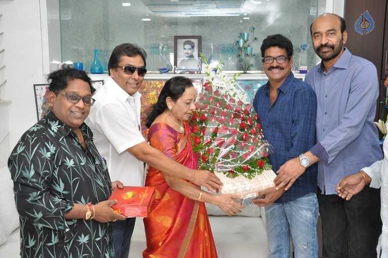 Maa Association Greets to Heroin smt Jamuna - 3 / 13 photos