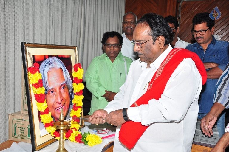 MAA Donate Cheque to Pavala Syamala - 23 / 29 photos