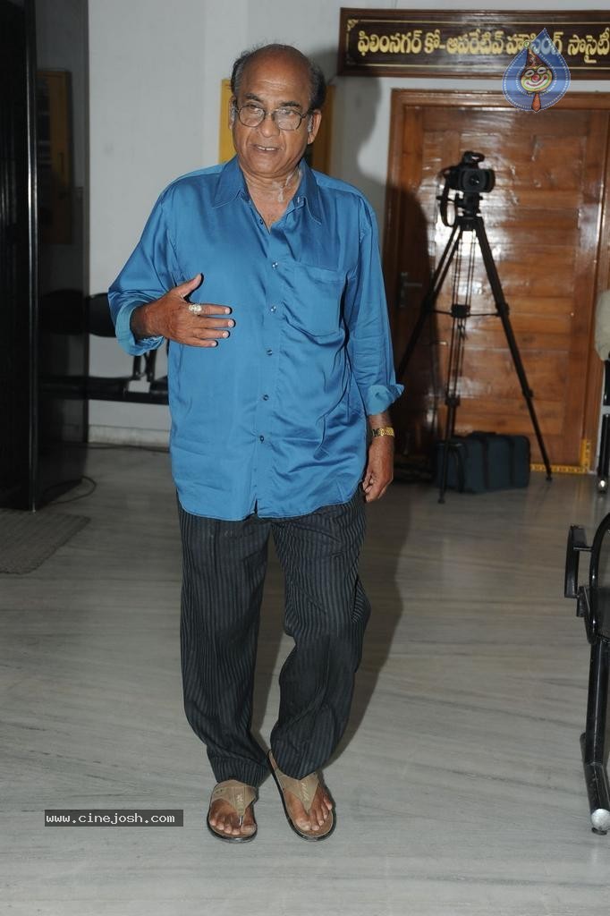 Maa Elections Polling 01 - 24 / 130 photos