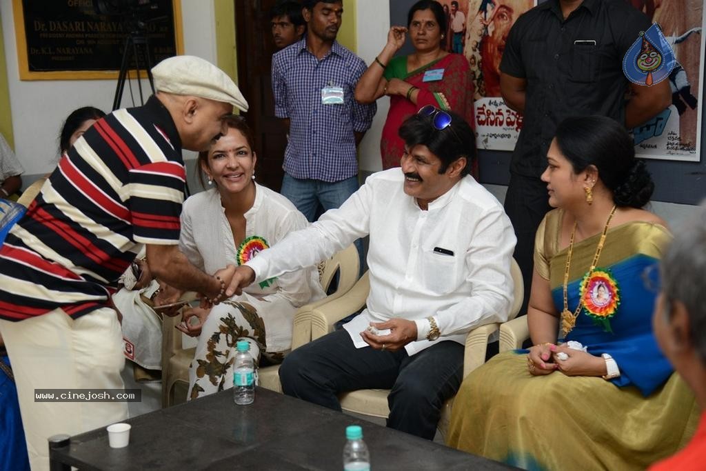 Maa Elections Polling 01 - 27 / 130 photos