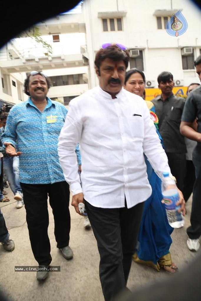 Maa Elections Polling 02 - 4 / 149 photos