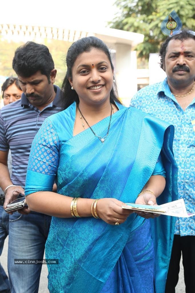 Maa Elections Polling 02 - 143 / 149 photos