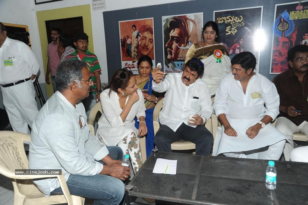 Maa Elections Polling 03 - 47 / 63 photos