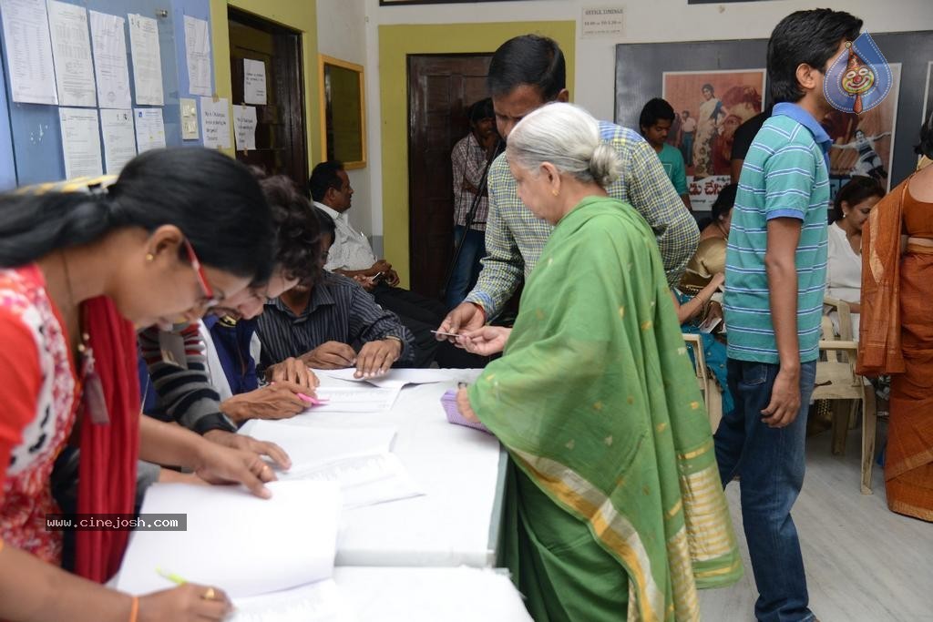 Maa Elections Polling 04 - 10 / 100 photos