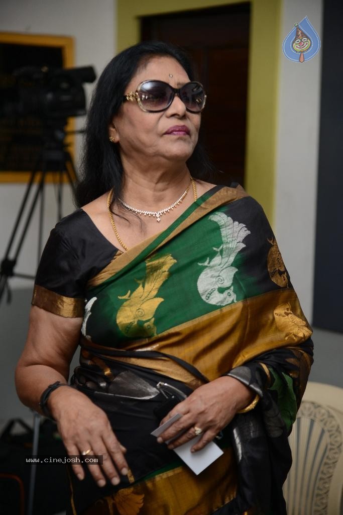 Maa Elections Polling 04 - 13 / 100 photos