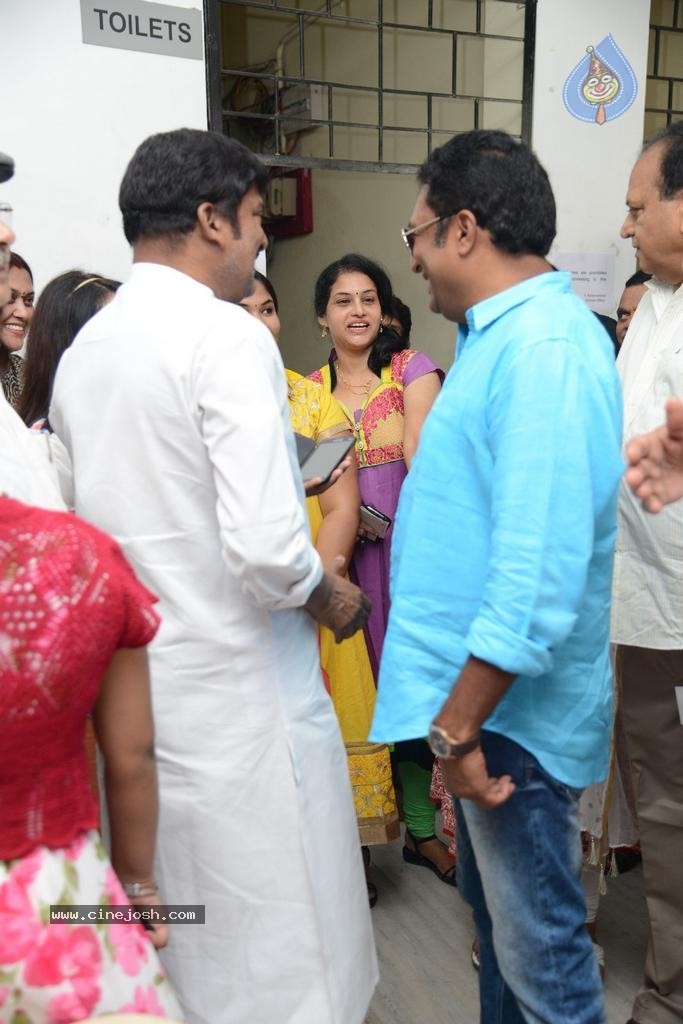 Maa Elections Polling 04 - 16 / 100 photos