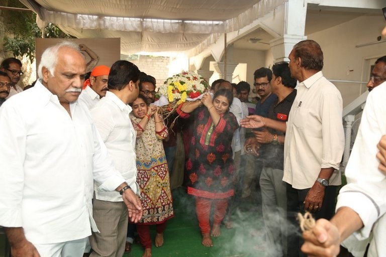 Mada Venkateswara Rao Condolences Photos 2 - 11 / 42 photos