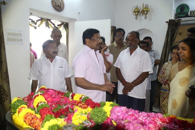 Mada Venkateswara Rao Condolences Photos 2 - 39 / 42 photos