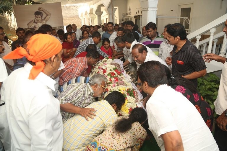 Mada Venkateswara Rao Condolences Photos 2 - 40 / 42 photos